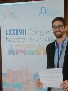 Congreso AEU 2024. Entrega de accesit al mejor proyecto en formación de profesionales sanitarios en destino al Dr. Asier Mercadé