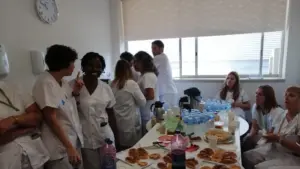 Desayuno de despedida de Mireille de lGTP con todo el equipo