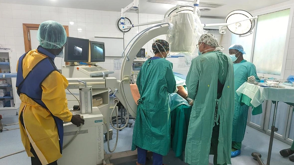 Jackson Z. Colemman manejando el arco en C